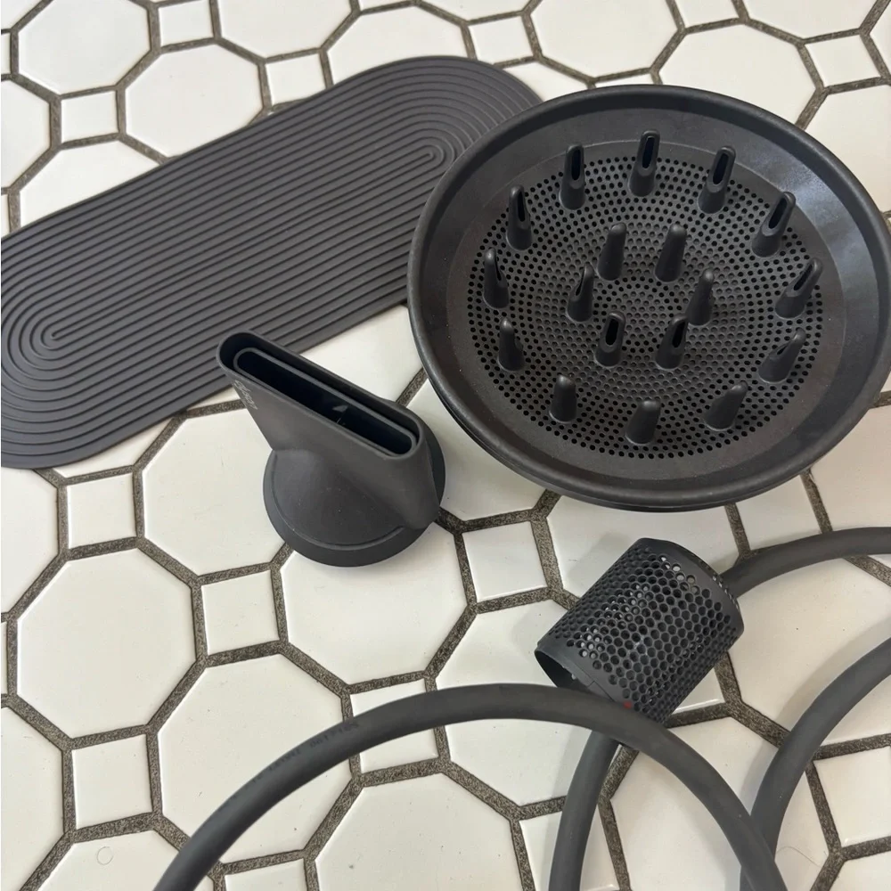 Dyson Hair Dryer - Pink and Gray - Picture 5 of 5